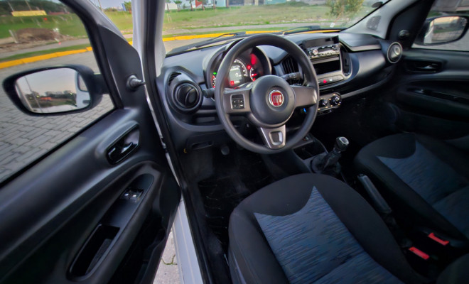 Fiat UNO ATTRACTIVE 1.0 Flex 6V 5p 2017 Flex-8