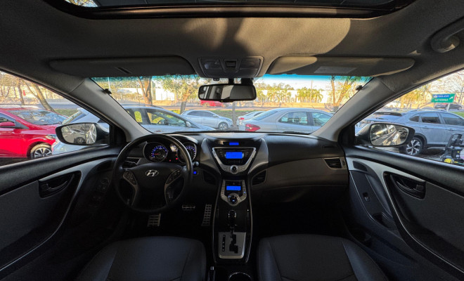 Hyundai Elantra GLS 1.8 16V Aut. 2012 Gasolina-5