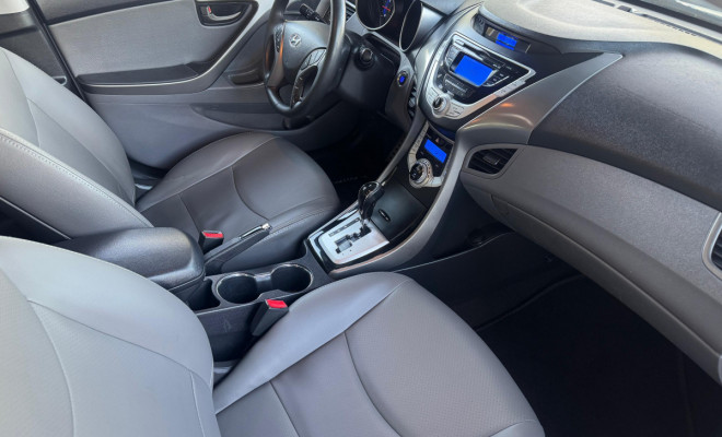 Hyundai Elantra GLS 1.8 16V Aut. 2012 Gasolina-6