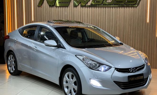 Hyundai Elantra GLS 1.8 16V Aut. 2012 Gasolina-3
