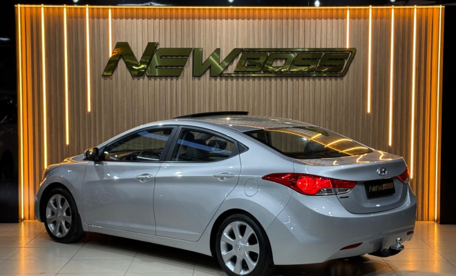 Hyundai Elantra GLS 1.8 16V Aut. 2012 Gasolina-2