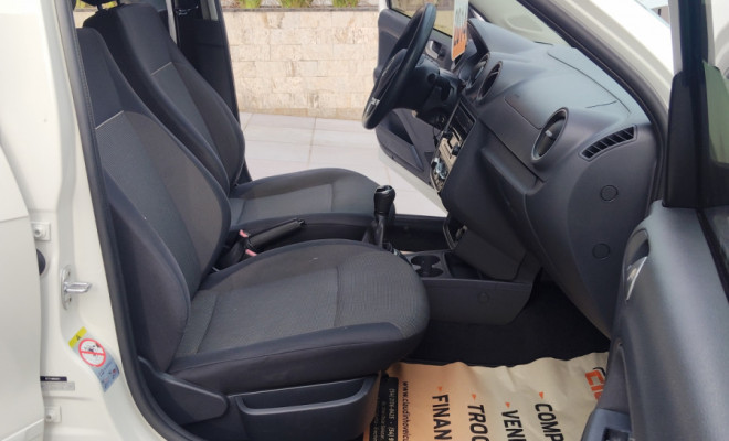 VW - VolksWagen VOYAGE 1.0/1.0 City Mi Total Flex 8V 4p 2014 Flex-7
