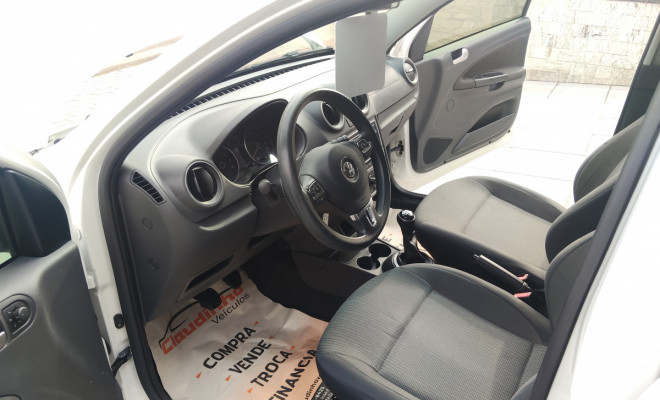 VW - VolksWagen VOYAGE 1.0/1.0 City Mi Total Flex 8V 4p 2014 Flex-9