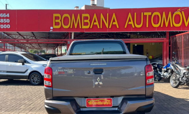 Mitsubishi Triton HPE-S 2.4 CD 4x4 TB Diesel Aut. Zero KM Diesel-2
