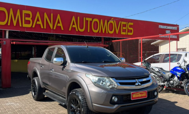 Mitsubishi Triton HPE-S 2.4 CD 4x4 TB Diesel Aut. Zero KM Diesel-5