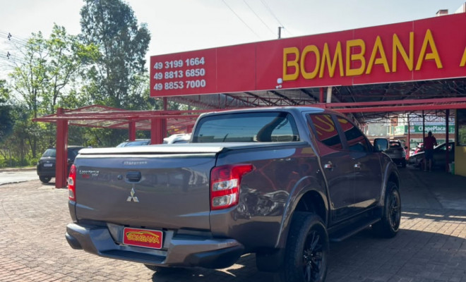 Mitsubishi Triton HPE-S 2.4 CD 4x4 TB Diesel Aut. Zero KM Diesel-3
