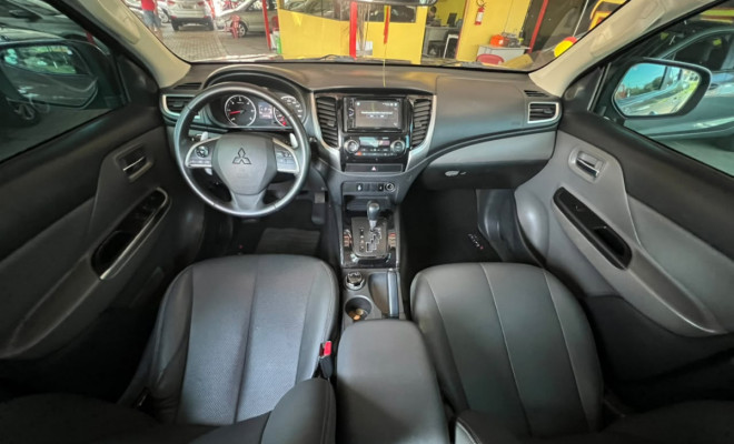 Mitsubishi Triton HPE-S 2.4 CD 4x4 TB Diesel Aut. Zero KM Diesel-7