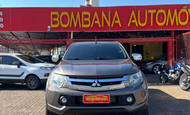 Mitsubishi Triton HPE-S 2.4 CD 4x4 TB Diesel Aut. Zero KM Diesel-6