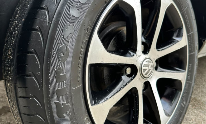 VW VOYAGE 1.0 Trend Total Flex - 2012-5