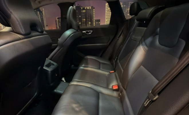 Volvo XC 60 T-8 MOMENTUM 2.0 (Híbrido) 2020 Híbrido-14