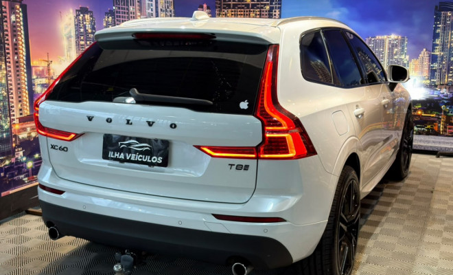 Volvo XC 60 T-8 MOMENTUM 2.0 (Híbrido) 2020 Híbrido-2
