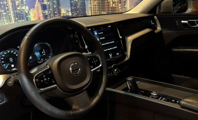 Volvo XC 60 T-8 MOMENTUM 2.0 (Híbrido) 2020 Híbrido-10