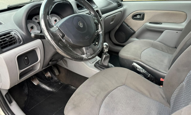 Renault Clio Sed. Expression 1.0 Hi-Flex - 2009-5