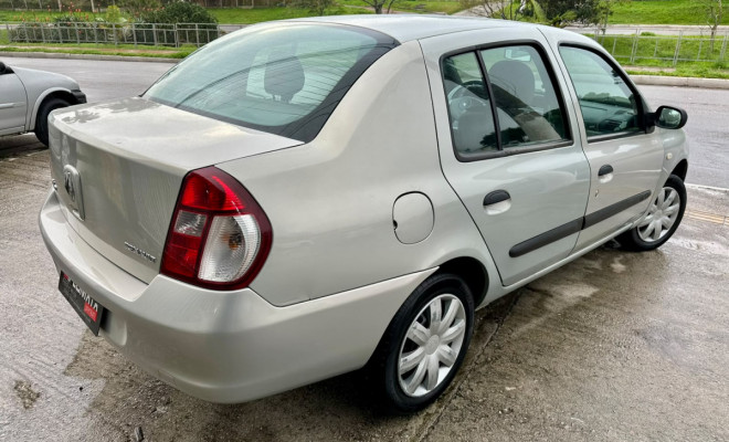 Renault Clio Sed. Expression 1.0 Hi-Flex - 2009-1