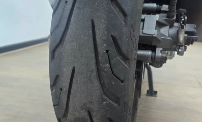 KYMCO AK 550i PREMIUM  2025 Gasolina-13
