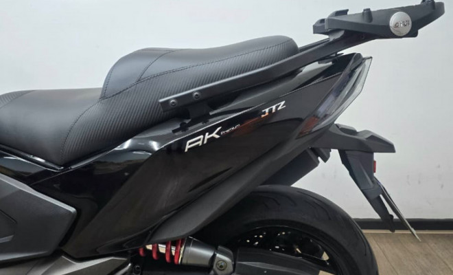 KYMCO AK 550i PREMIUM  2025 Gasolina-8