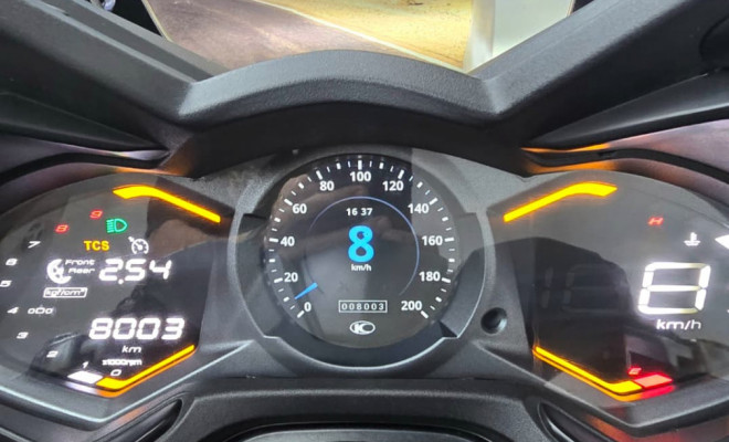 KYMCO AK 550i PREMIUM  2025 Gasolina-4