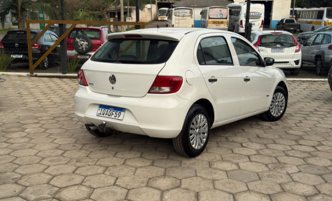 VW - VolksWagen Gol (novo) 1.0 Mi Total Flex 8V 4p 2010 Flex-2