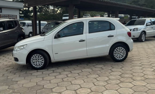 VW - VolksWagen Gol (novo) 1.0 Mi Total Flex 8V 4p 2010 Flex-0