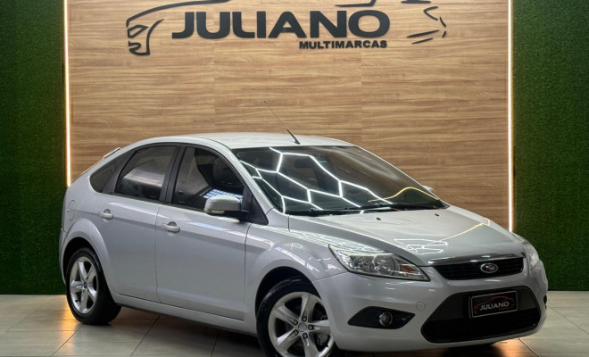 Ford Focus 1.6 S/SE/SE Plus Flex 8V/16V  5p 2013