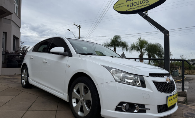 GM - Chevrolet CRUZE HB Sport LT 1.8 16V FlexP. 5p Aut 2013 Flex