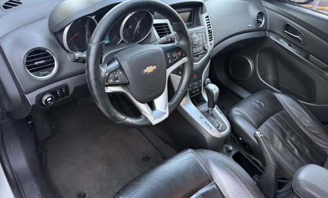 GM - Chevrolet CRUZE HB Sport LT 1.8 16V FlexP. 5p Aut 2013 Flex-5