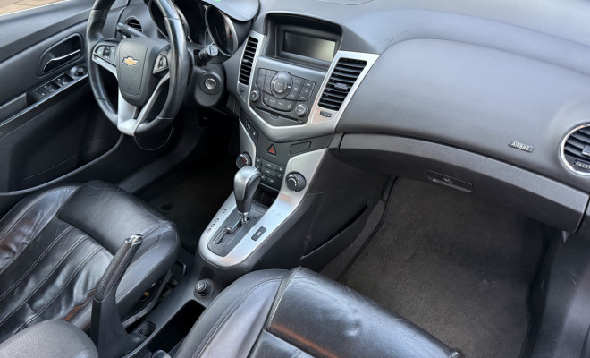 GM - Chevrolet CRUZE HB Sport LT 1.8 16V FlexP. 5p Aut 2013 Flex-6