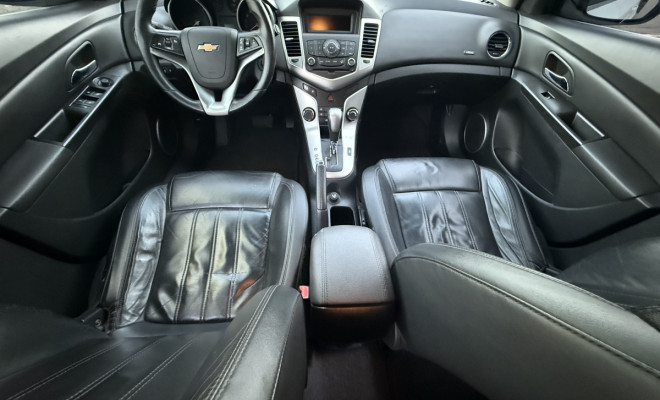 GM - Chevrolet CRUZE HB Sport LT 1.8 16V FlexP. 5p Aut 2013 Flex-2