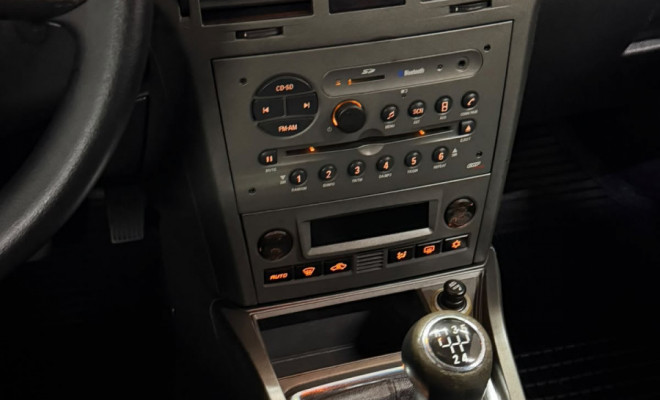 GM - Chevrolet Vectra GT 2.0 MPFI 8V FlexPower Mec. 2010 Flex-8