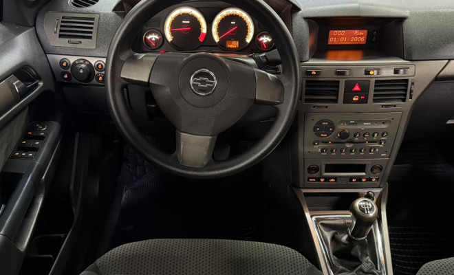 GM - Chevrolet Vectra GT 2.0 MPFI 8V FlexPower Mec. 2010 Flex-4