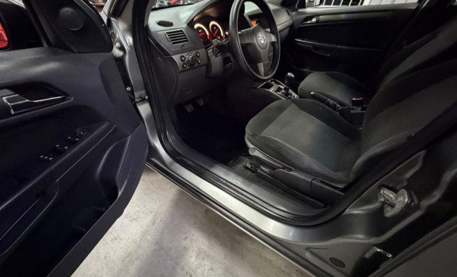 GM - Chevrolet Vectra GT 2.0 MPFI 8V FlexPower Mec. 2010 Flex-10