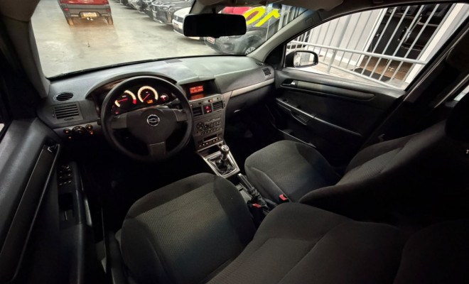 GM - Chevrolet Vectra GT 2.0 MPFI 8V FlexPower Mec. 2010 Flex-7