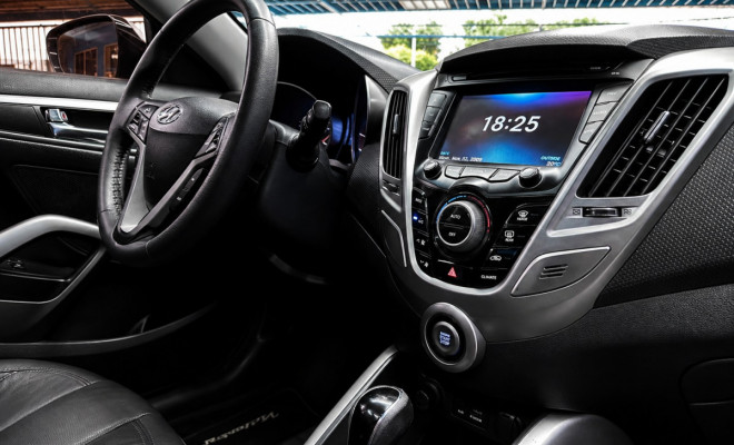 Hyundai Veloster 1.6 16V  140cv Aut. 2012 Gasolina-12