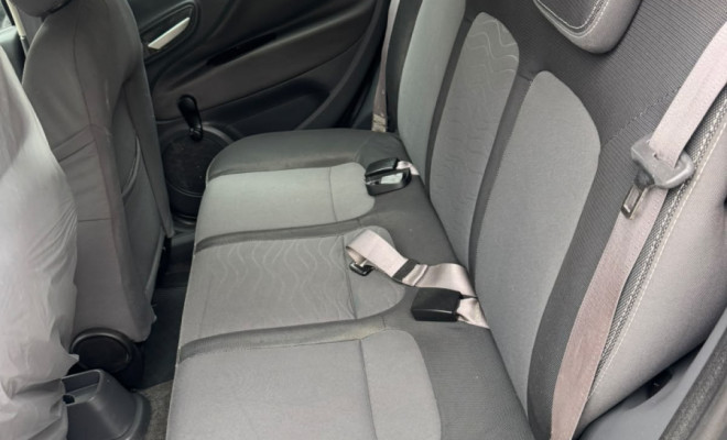 Fiat Punto ESSENCE 1.6 Flex 16V 5p 2014 Flex-6
