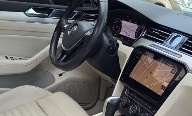 VW - VolksWagen Passat Highline 2.0 TSI 220cv Tip. 2019 Gasolina-9