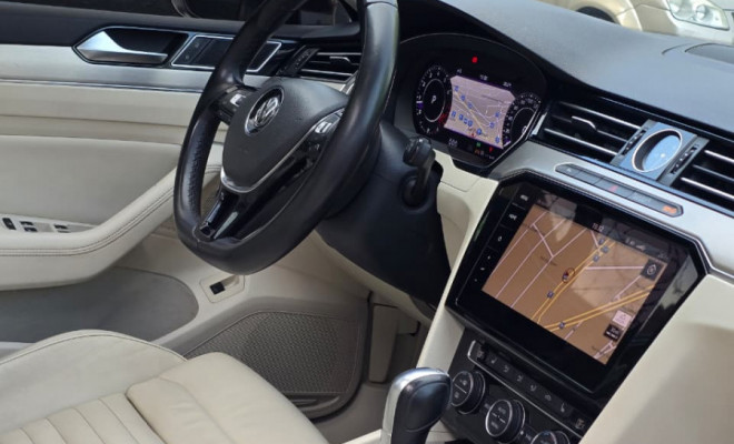 VW - VolksWagen Passat Highline 2.0 TSI 220cv Tip. 2019 Gasolina-2