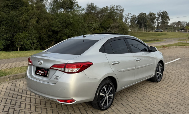 Toyota YARIS XLS Connect Sed. 1.5 Flex 16V Aut. 2020 Flex-5
