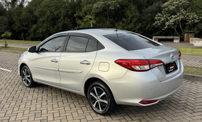 Toyota YARIS XLS Connect Sed. 1.5 Flex 16V Aut. 2020 Flex-4