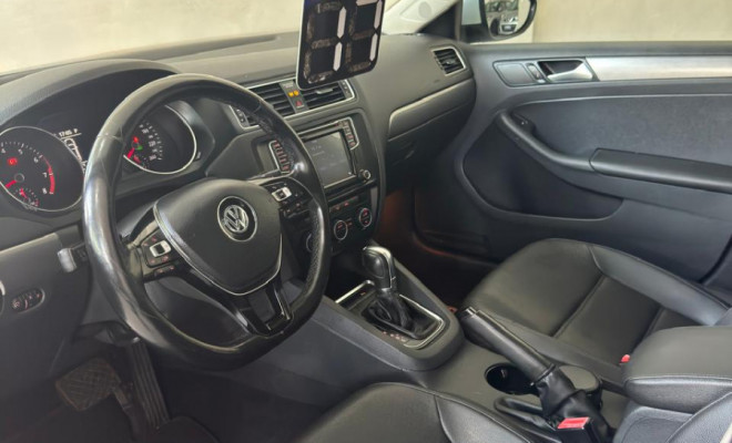 Jetta Comfortline 1.4 TSI Aut. 2017 - Completíssimo, Premium e com Baixa Quilometragem!-9