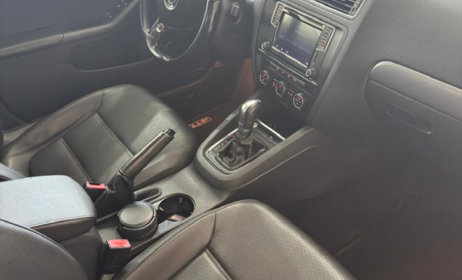 Jetta Comfortline 1.4 TSI Aut. 2017 - Completíssimo, Premium e com Baixa Quilometragem!-12