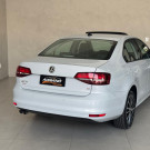 Jetta Comfortline 1.4 TSI Aut. 2017 - Completíssimo, Premium e com Baixa Quilometragem!-2