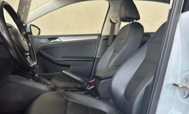 Jetta Comfortline 1.4 TSI Aut. 2017 - Completíssimo, Premium e com Baixa Quilometragem!-5