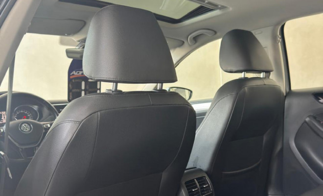 Jetta Comfortline 1.4 TSI Aut. 2017 - Completíssimo, Premium e com Baixa Quilometragem!-4