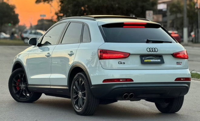 Audi Q3 2.0 TFSI Quat. 170/180cv S-tronic 5p 2014 Gasolina-2