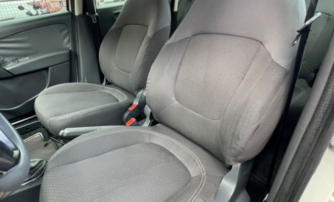 Fiat Grand Siena ATTRAC. 1.4 EVO F.Flex 8V 2013 Flex-8