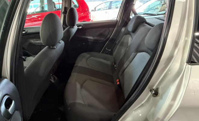 Peugeot 207 SW XR 1.4 Flex 8V 5p 2013 Flex-10