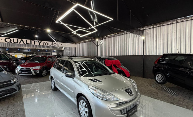 Peugeot 207 SW XR 1.4 Flex 8V 5p 2013 Flex