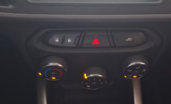 GM - Chevrolet ONIX HATCH LT 1.4 8V FlexPower 5p Mec. 2019 Flex-9