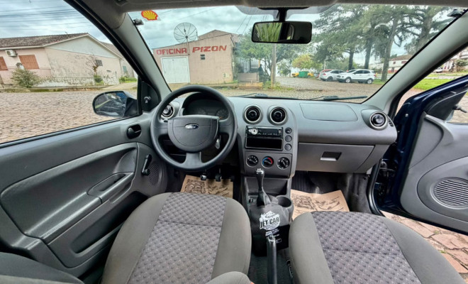 Ford Fiesta Street/ Action 1.0 8v 5p 2005 Gasolina-5