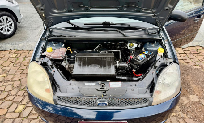 Ford Fiesta Street/ Action 1.0 8v 5p 2005 Gasolina-8